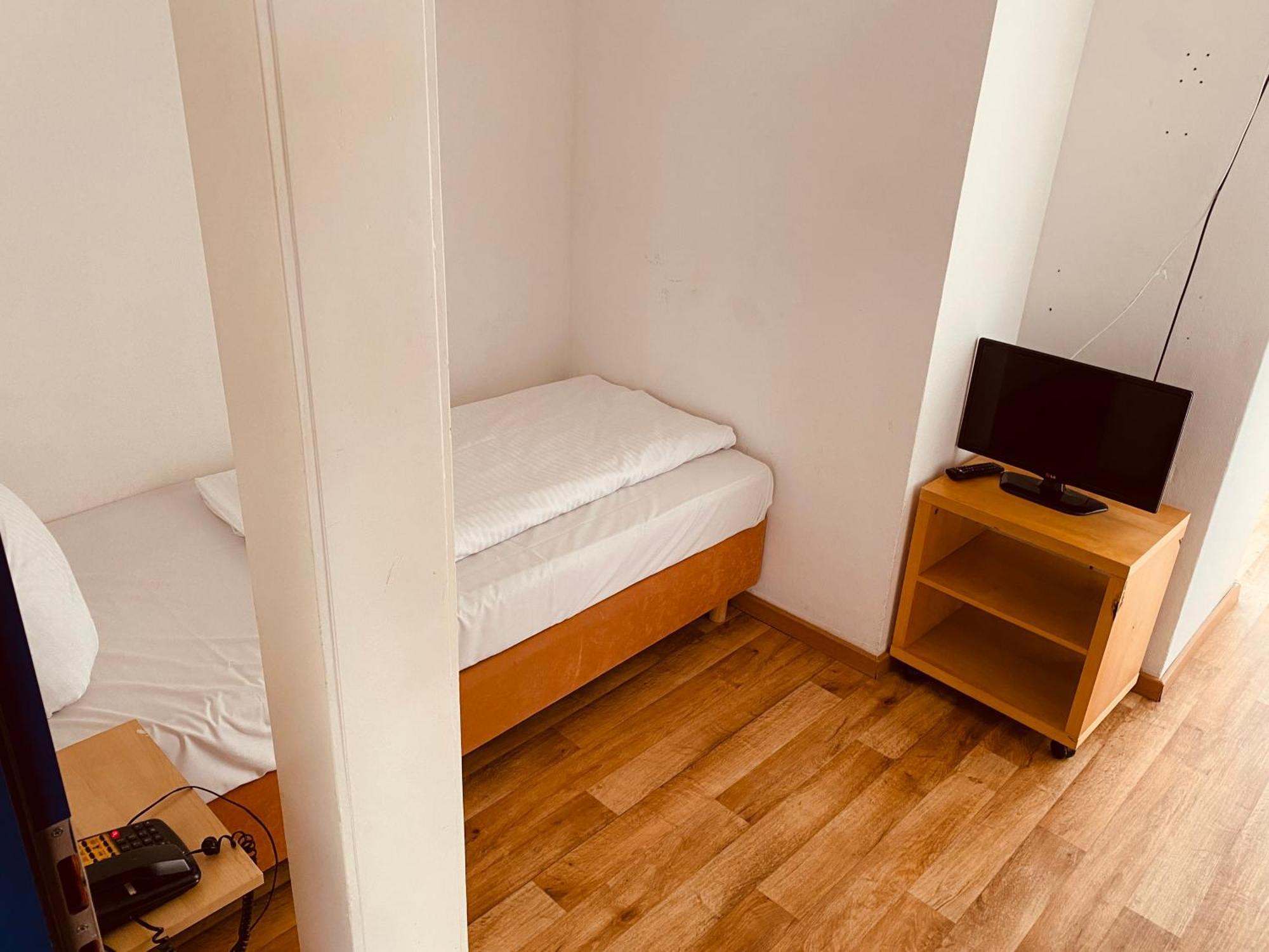 Stay Inn Central Station Frankfurt am Main Room photo