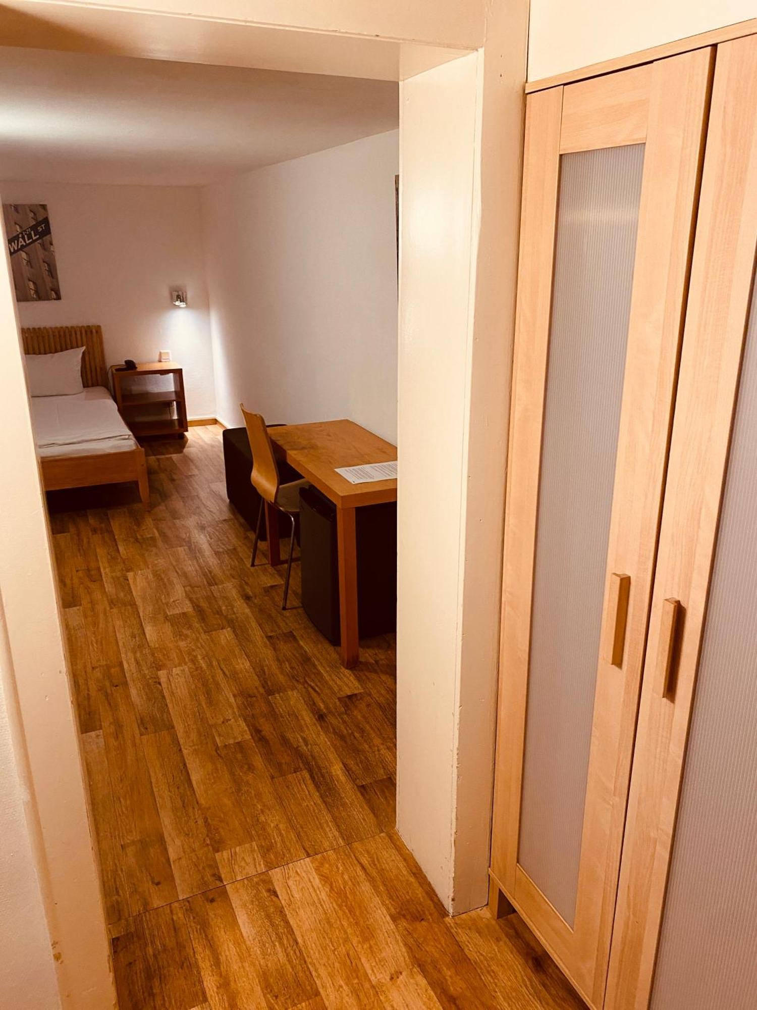 Stay Inn Central Station Frankfurt am Main Room photo